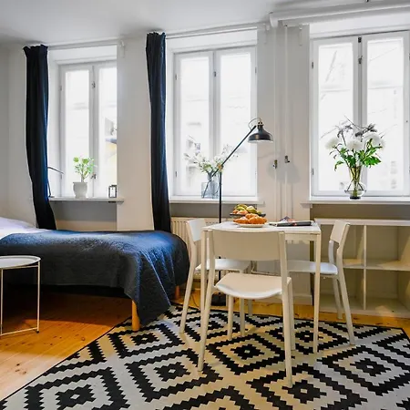 Апартаменты Lovely Studio Apartment Close To Tivoli Park *